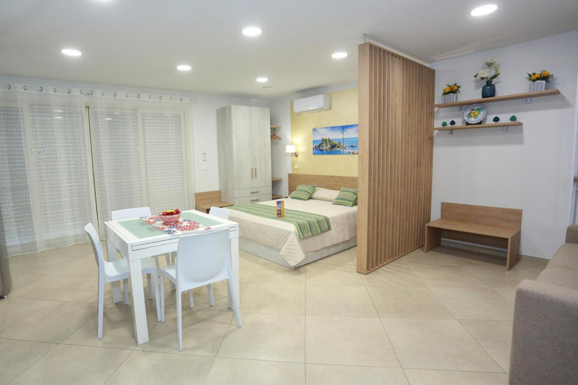 Theos Holidays Apartments 지아르디니낙소스 외부 사진