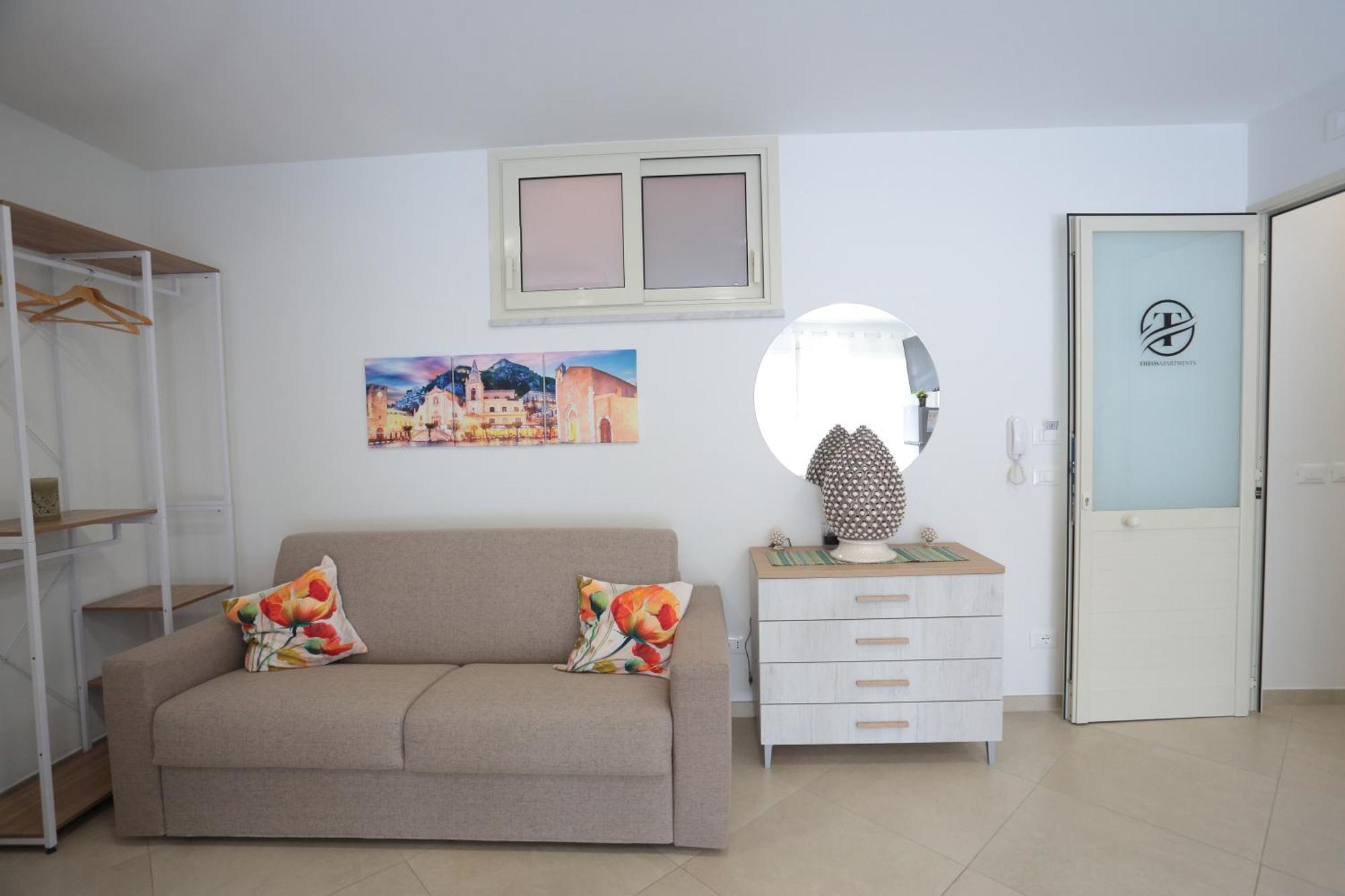 Theos Holidays Apartments 지아르디니낙소스 외부 사진