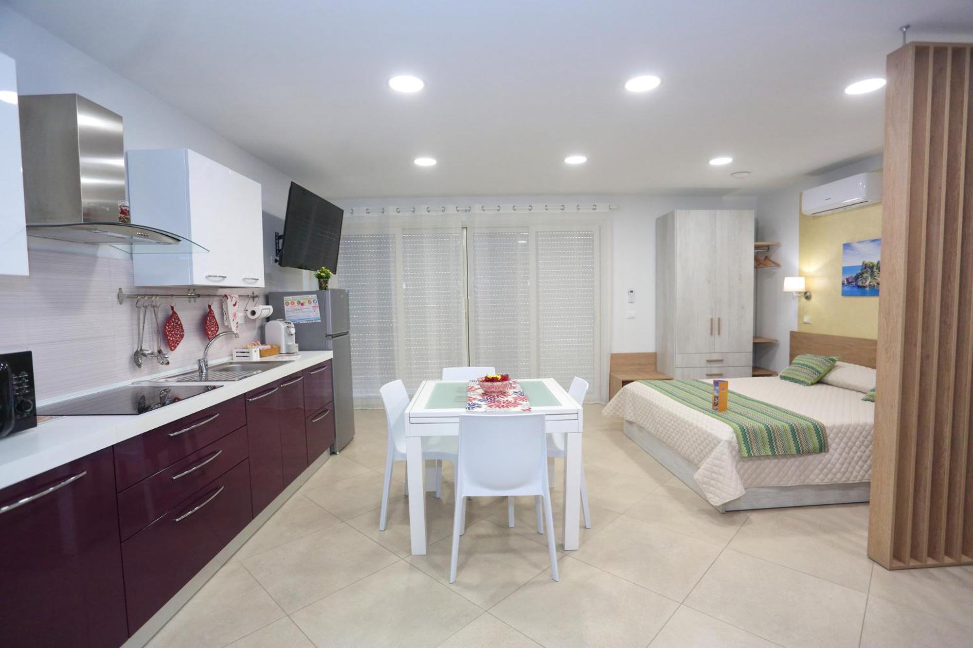 Theos Holidays Apartments 지아르디니낙소스 외부 사진