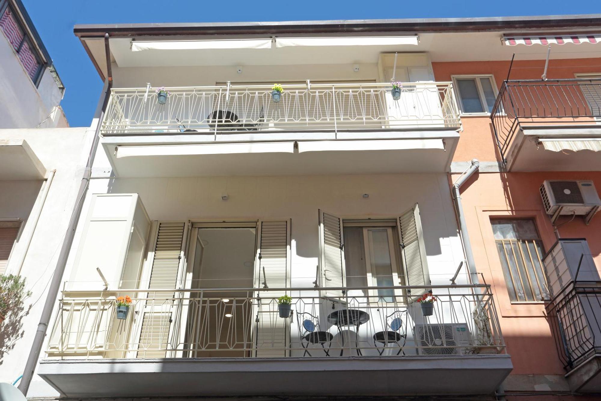 Theos Holidays Apartments 지아르디니낙소스 외부 사진